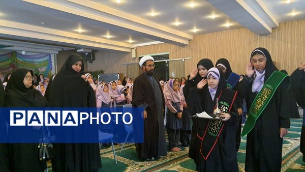 بزرگداشت شهدای خدمت در دبستان دخترانه شاهد تحقیقی ناحیه ۶