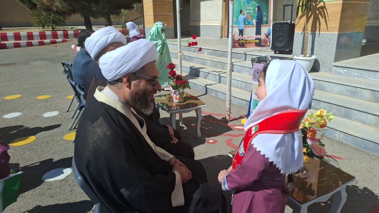 جشن عاطفه‌ها در مدارس اهر