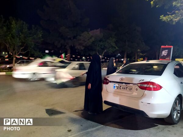 تجمعات شبانه پرشور در چهارراه هدایت مشهد