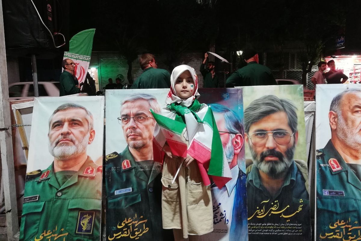 دهه نودی‌ها در میدان