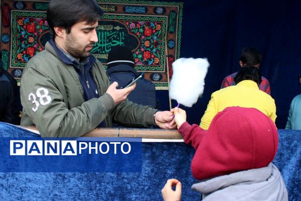 شادپیمایی خانوادگی جشن نیمه شعبان در قم