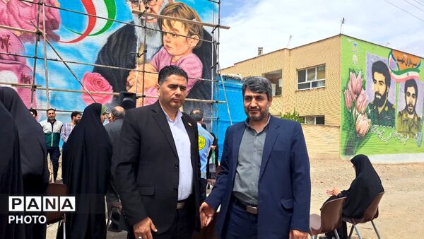 آیین اهتزاز پرچم امام رضا(ع) و رونمایی از دیوارنگاره کودکان میناب در شهر کهک