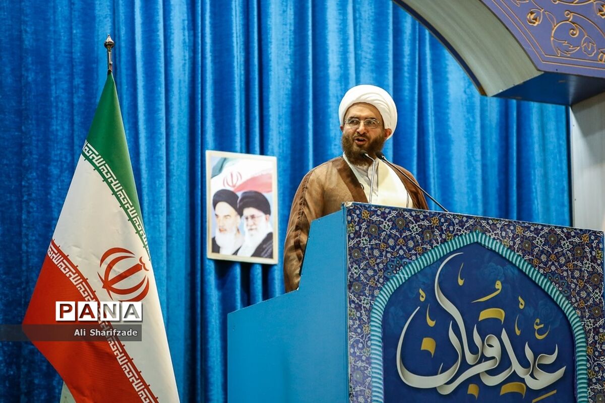 رهبر شهیدمان قدرت ولایت فقیه برای عبور کشور از بحران‌ها را نشان داد