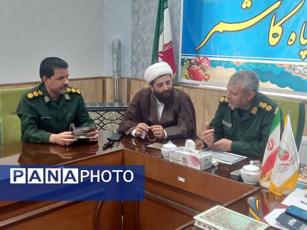 نشست خبری فرمانده ناحیه مقاومت بسیج کاشمر با خبرنگاران به مناسبت هفته دفاع مقدس