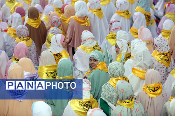 جشن تکلیف 2 هزار نفری دختران سراسر کشور در قم