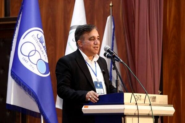 تاجرنیا: یا ادامه کامل لیگ یا اعلام قهرمانی استقلال