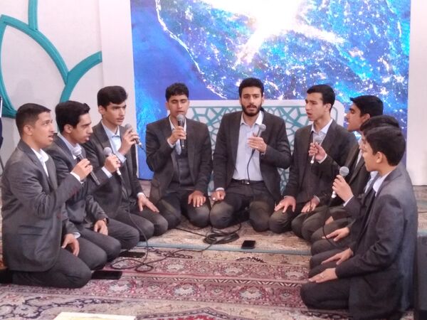 بزرگترین محفل دانش‌آموزی انس با قرآن در شهر یزد 