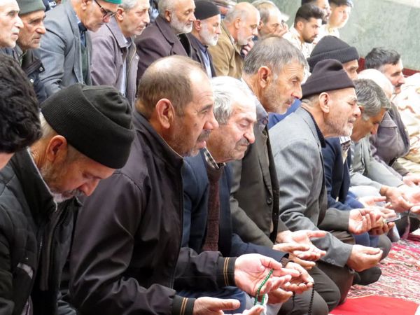 نماز جمعه عبادی و سیاسی در شهر غلامان