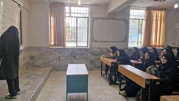 کلاس‌های پیش نیاز سال تحصیلی در مدرسه شاهد تقوا پیشگان 