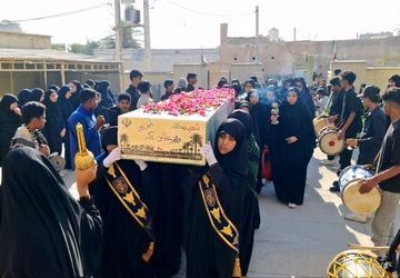 طلوع غیرت در دبیرستان فکری؛ دیار دانش‌آموزان میزبان پرچمدار بی‌نام انقلاب شد