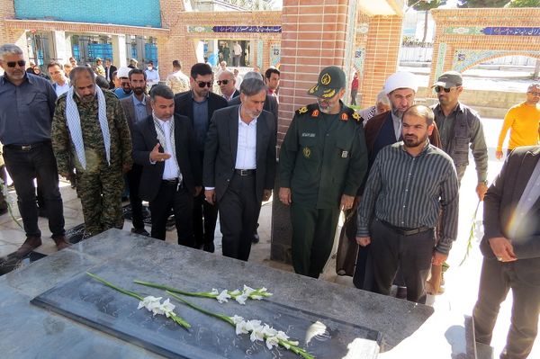 آیین غبارروبی و گلباران مزار شهدا شهرستان بجنورد 