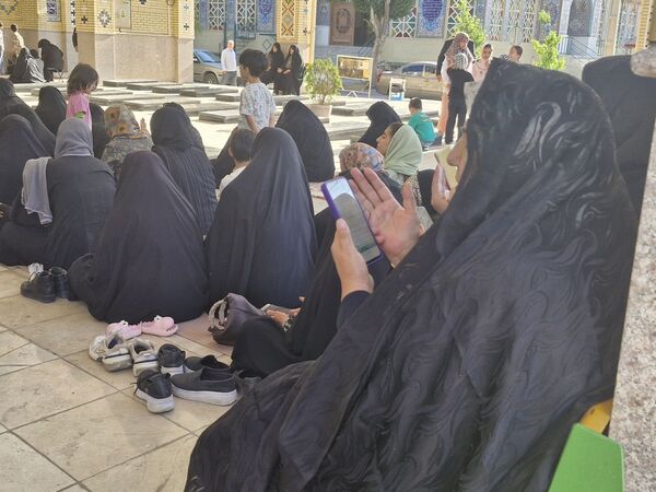 مراسم دعای روز عرفه در شهرستان بروجن 
