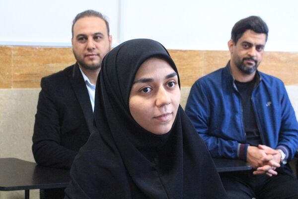  کارگاه دانش‌افزایی زبان انگیلیسی در دبیرستان‌ولایت بهارستان‌دو
