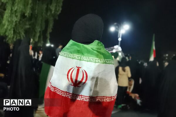 برپایی نماز استغاثه به امام زمان (عج) در میدان نماز شهرری 
