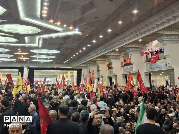 مراسم بزرگداشت امام مجاهد شهید در مصلای تهران از سوی رهبر انقلاب