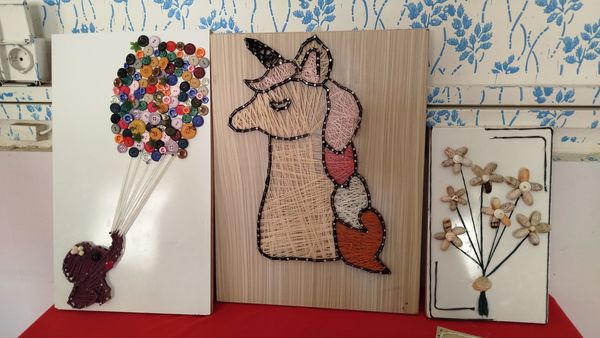 هم‌زمان با هفته فرهنگ و هنر؛ آثار هنری دانش‌آموزان دبیرستان بنت‌الهدی صدر در نورآباد به نمایش درآمد