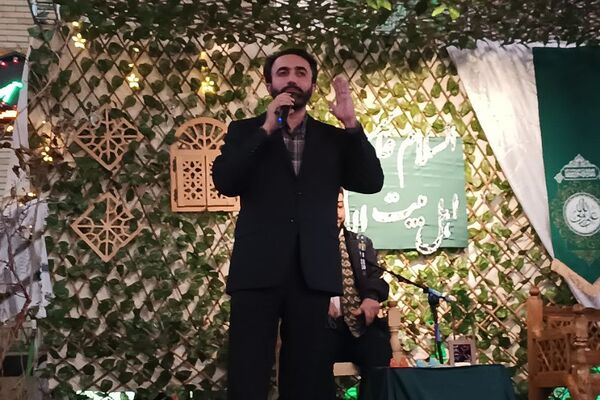 لحظات ناب راز و نیاز دانش‌آموزان دختر اسلامشهری در خلوت عاشقانه با خدا در اعتکاف