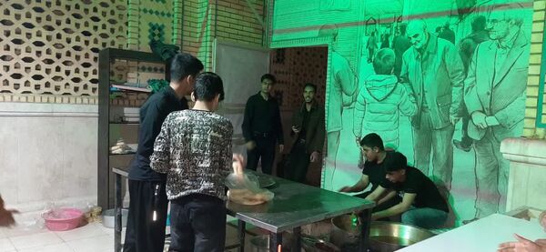 مراسم شب قدر در گلزار شهدا بم