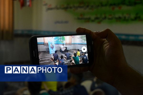 آموزش ضرب زورخانه‌ای در دبستان رازی ناحیه دو بهارستان