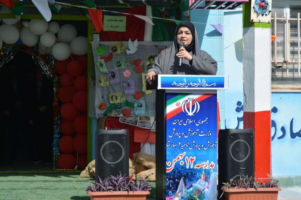 برگزاری جشن شکوفه‌های کلاس اولی دربهارستان‌دو