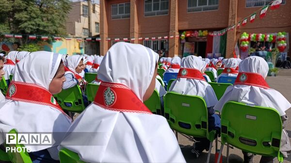 دبستان مهدیه میزبان «جشن عاطفه‌ها»