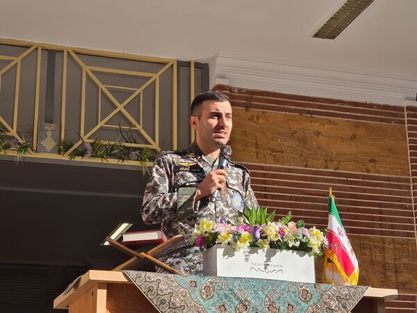 آئین نواختن زنگ مهر در دبیرستان دخترانه فرهنگ ۱۳ 