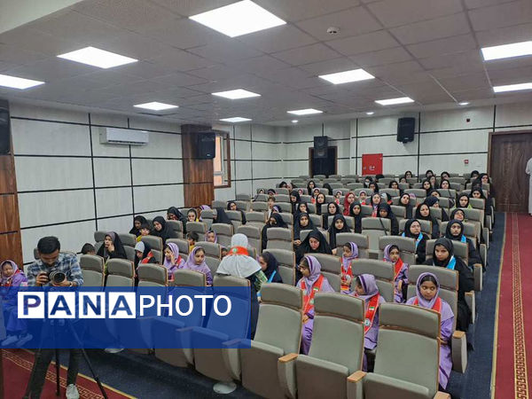  تجلیل از مدیران، مربیان و دانش‌آموزان پیشتاز شهرستان عسلویه