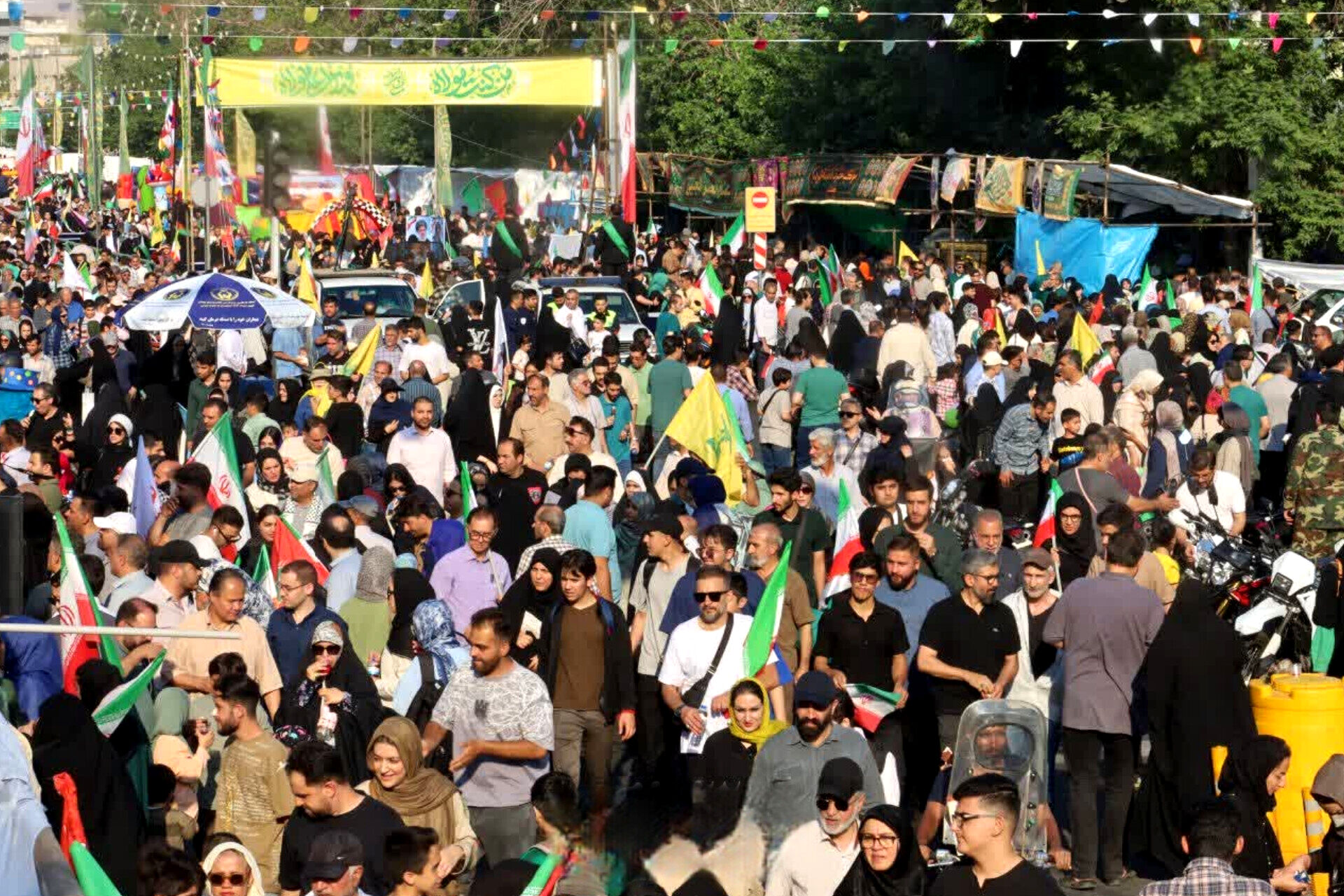 قاب های دیدنی از موکب آرمانی منطقه ۶ در مهمانی ده کیلومتری عید غدیرخم
