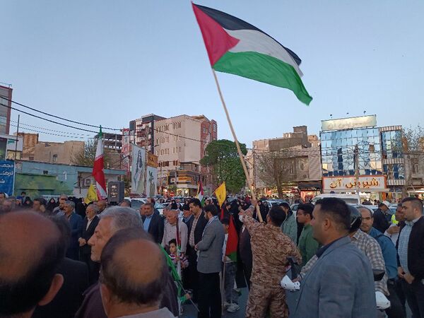 جشن پیروزی عملیات وعده صادق در میانه