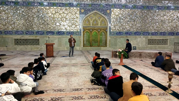 آیین جشن تکلیف دانش‌آموزان دبیرستان شهید غفاری قم