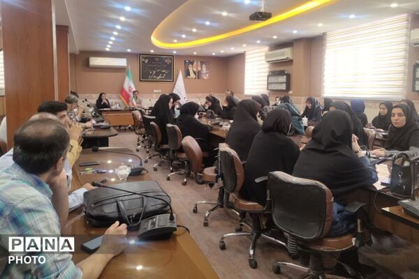 ارزیابی آخرین آمادگی‌های مدارس در نشست برخط مدیرکل