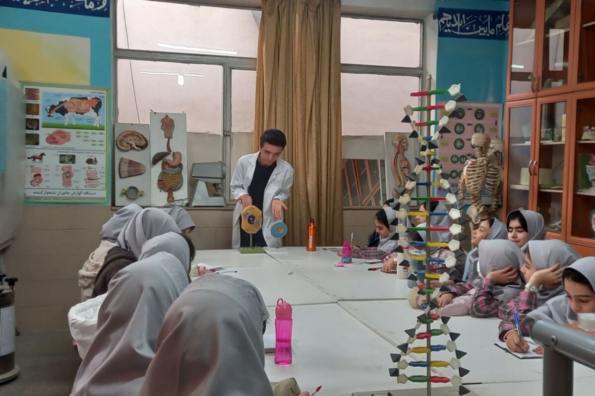 آشنایی دانش‌آموزان با دنیای علم در پژوهش‌سرای فرهنگ