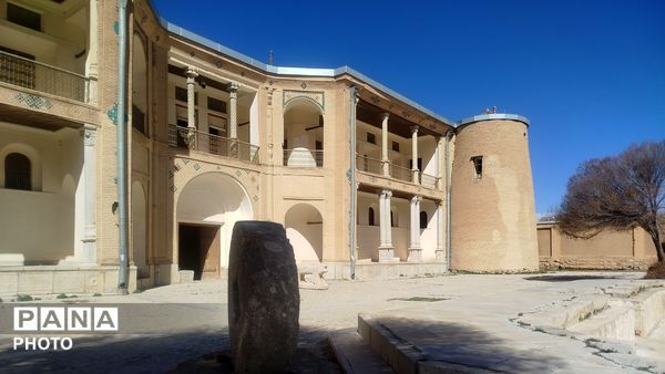 قلعه امیرمفخم دزک؛ آمیخته از معماری و هنر