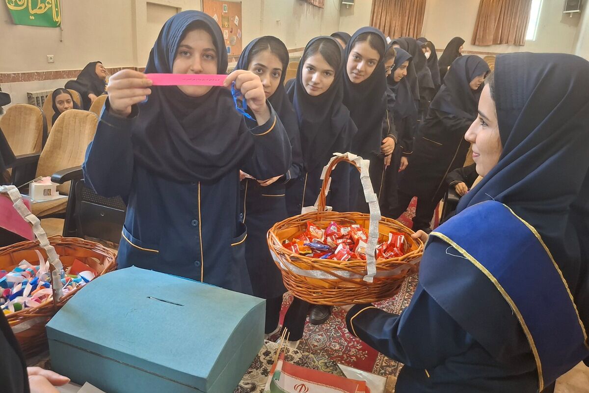 انتخابات همیار مشاور در هفته بهداشت روان 
