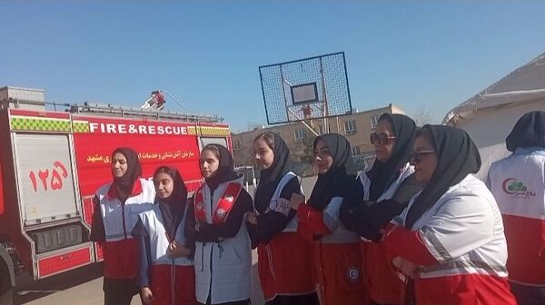 برگزاری بیست و ششمین مانور زلزله در دبستان شهدای فرهنگی