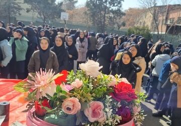 مراسم تجلیل از دانش‌آموزان، ورزشکاران و معاونان مدرسه فاطمیه تبریز