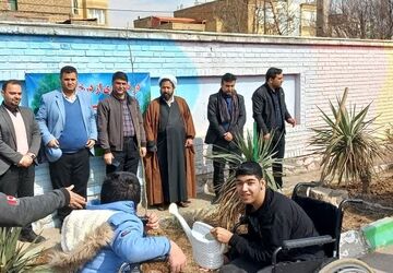 آیین درختکاری در دبستان کوشا
