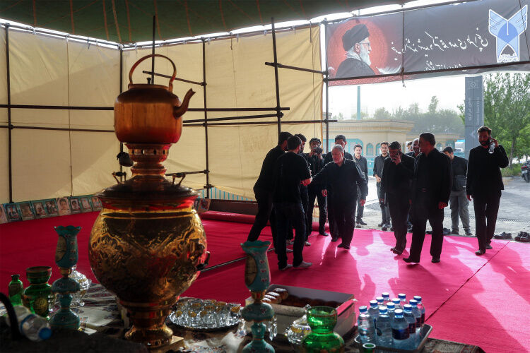 بازدید رئیس دانشگاه آزاد از موکب این دانشگاه در مصلی امام خمینی(ره) و محل اسکان زائران در واحد سوهانک