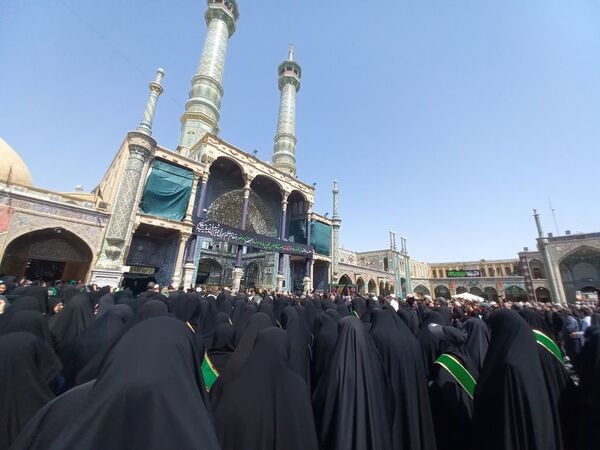 دسته عزاداری بانوان قم در سالروز شهادت امام رضا(ع)