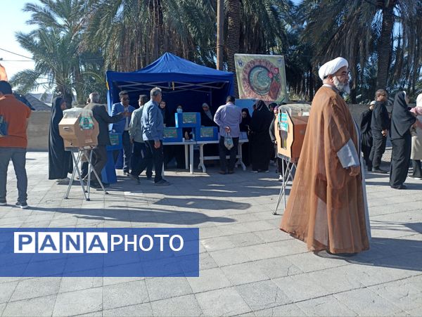 برگزاری مراسم نماز عید سعید فطر در حاجی‌‌آباد