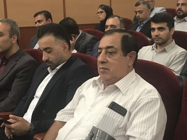 همایش تجلیل از مدیران و کارکنان نمونه شهرستان محمودآباد 