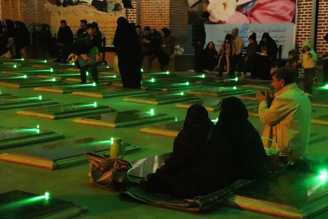 شب سوم لیالی قدر در گلزار شهدای تبریز/ فیلم