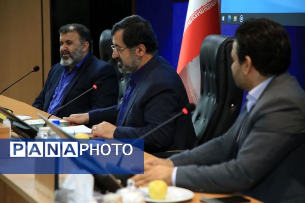 نشست صمیمی مدیران رسانه با استاندار قم