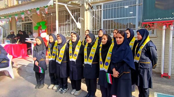 زنگ انقلاب در دبیرستان کوثر فرهنگیان