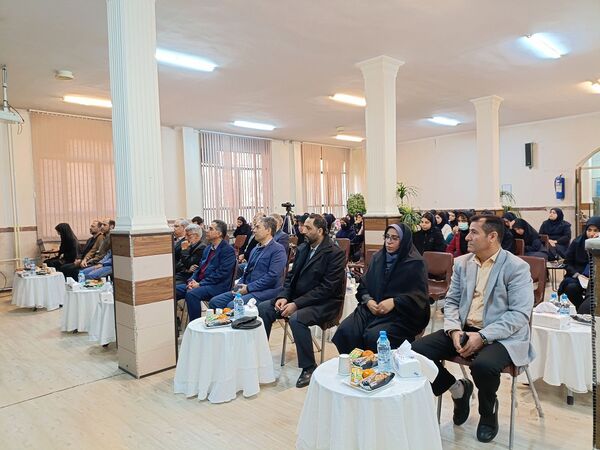 آیین افتتاحیه هفته پژوهش در دبیرستان فاطمه الزهرا(س) ناحیه سه کرج