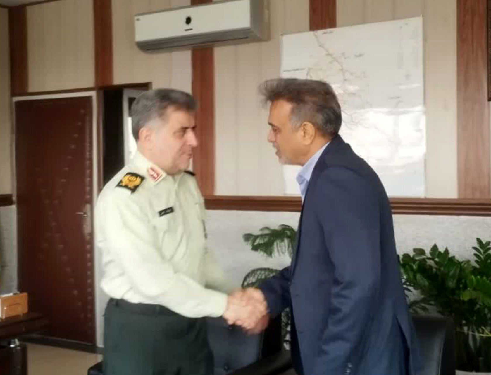 حضور مدیر کل و اعضای شورای معاونین آموزش و پرورش فارس در محل فرماندهی انتظامی استان
