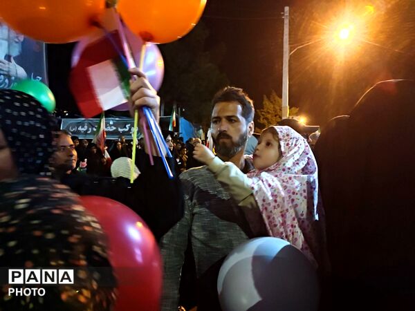 خیابان ها خالی نمی شوند