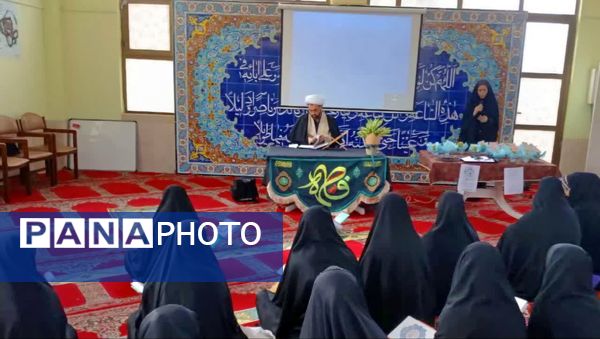 در پرتو آیات الهی؛ روایت لحظاتی از نور و اندیشه