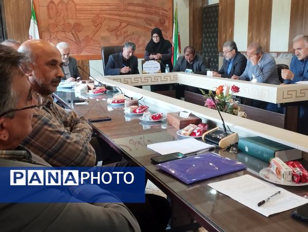 جلسه شورای آموزش و پرورش در عباس آباد