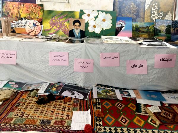 نمایشگاه هنری، محلی برای به نمایش گذاشتن آفریده‌ها و ساخته‌های هنری